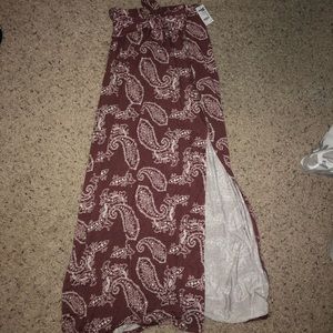 Maxi skirt with cut out